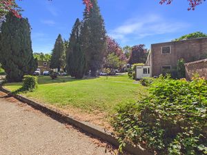 FRONT GARDEN- click for photo gallery